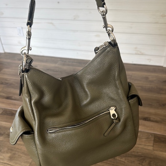 Coach Green Crossbody Bag with Leather Material and Silver Hardware - Picture 11 of 12